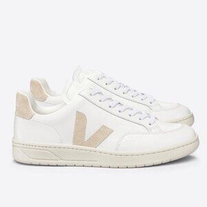 NIB VEJA V12 White Sable with White laces